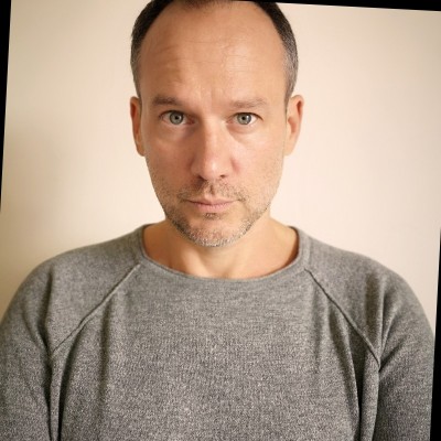 Andreas J.