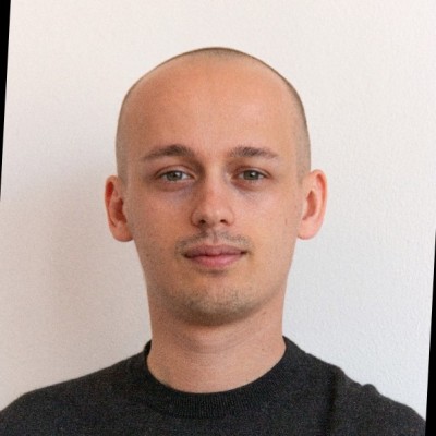 Robbe J.