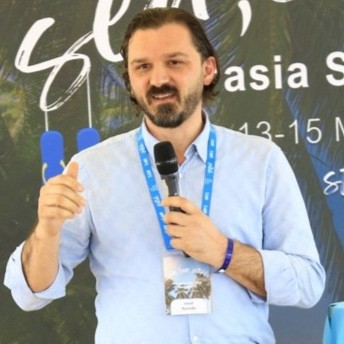 Ismail H.