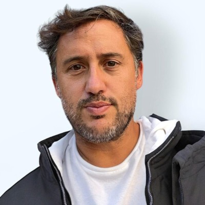Julio R.