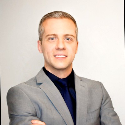Nicolas D.