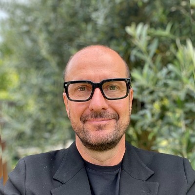 Nicolas S.